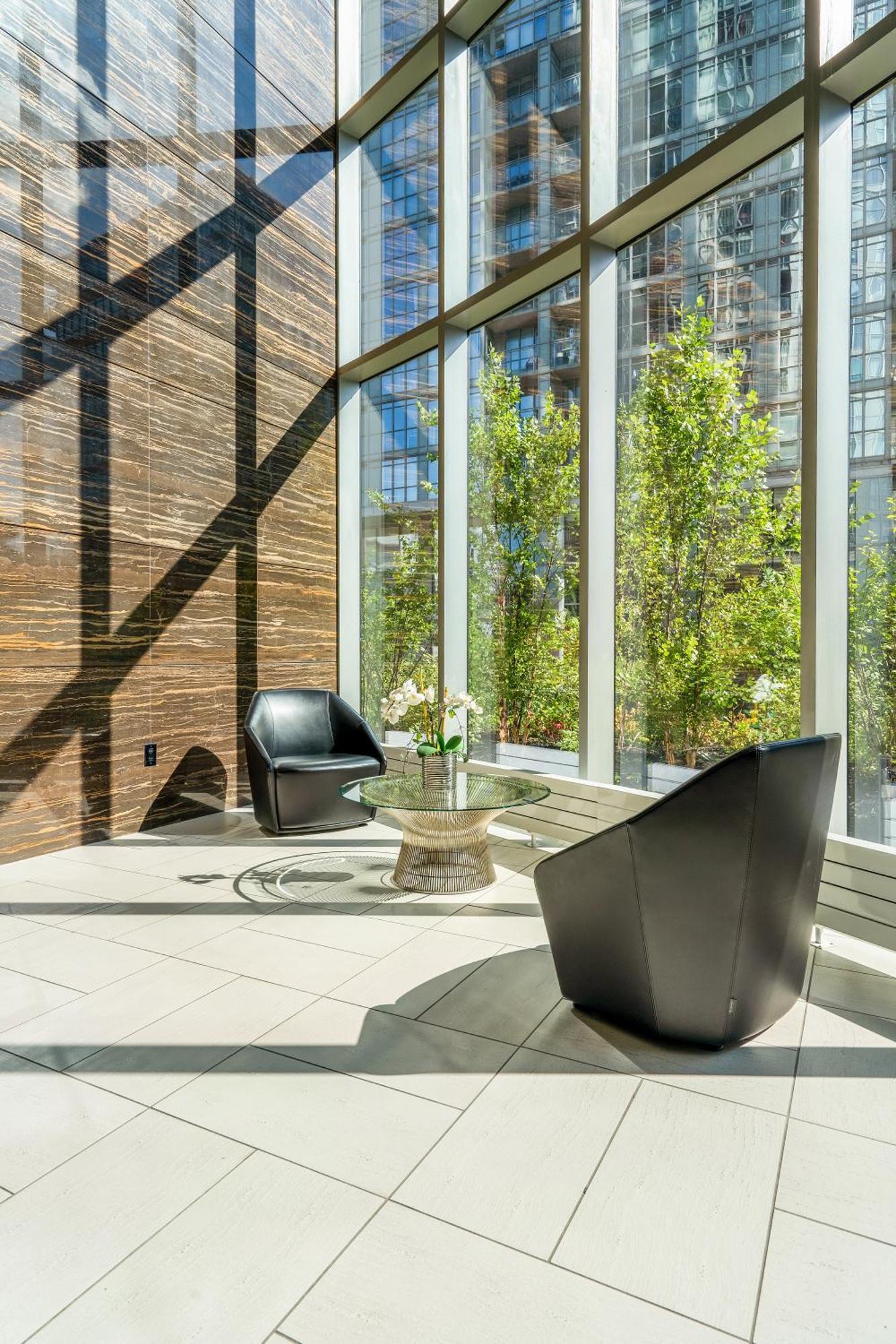 Exquisite Condos By Cn Tower With Parking Toronto Exterior photo