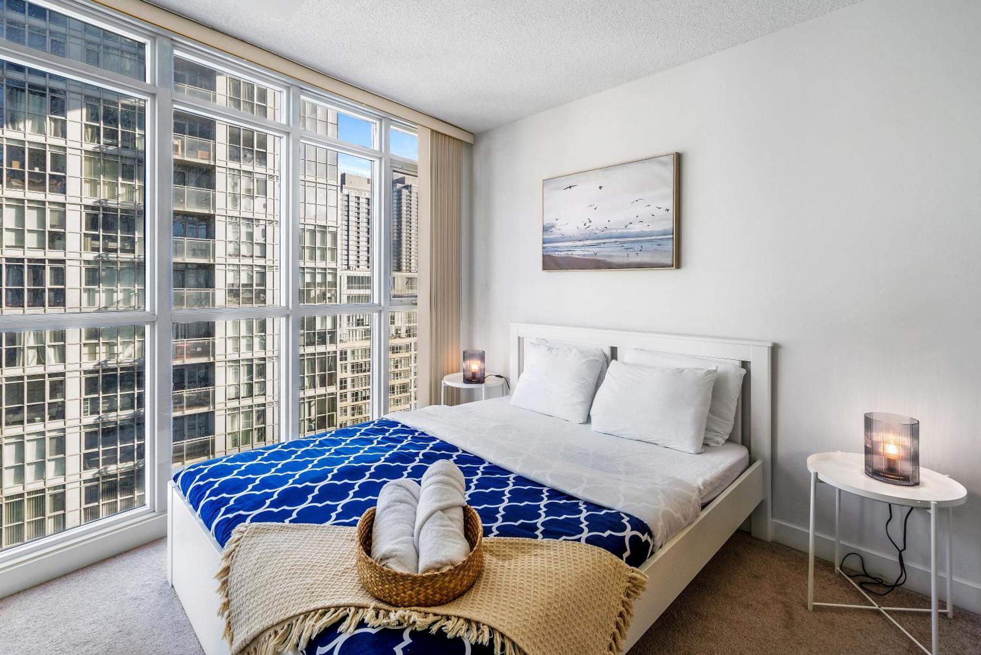 Exquisite Condos By Cn Tower With Parking Toronto Exterior photo